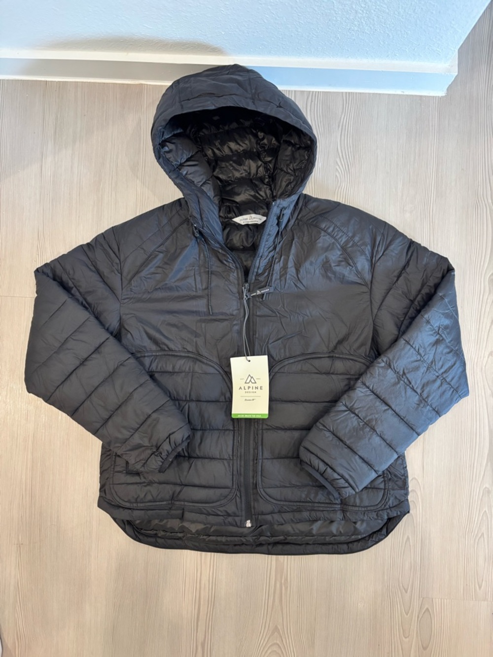 NWT Alpine Design Black Quilted Hooded Puffer / size small